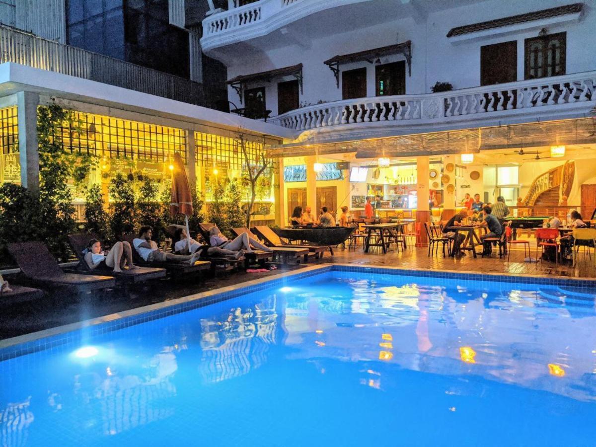Poolside Villa Пномпень Экстерьер фото
